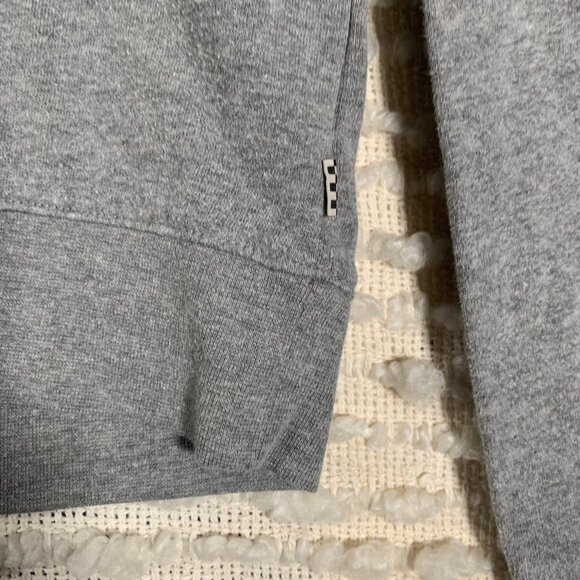VANS WOMENS SMALL GRAY PULLOVER CREW NECK SWEATER COLORFUL LOGO SKATER - Picture 9 of 13
